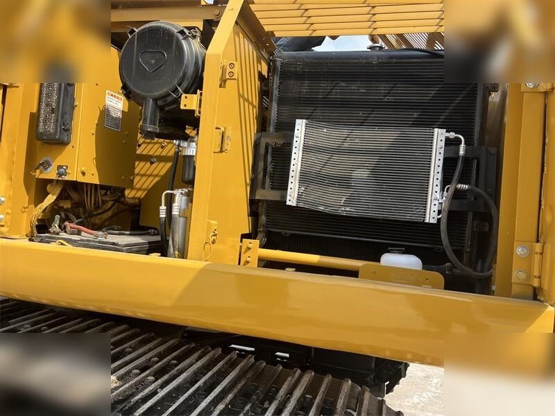 2019 Caterpillar 320CL paletli ekskavatör motor bölmesi görünümü 2019 Caterpillar 320CL paletli ekskavatör motor bölmesi görünümü