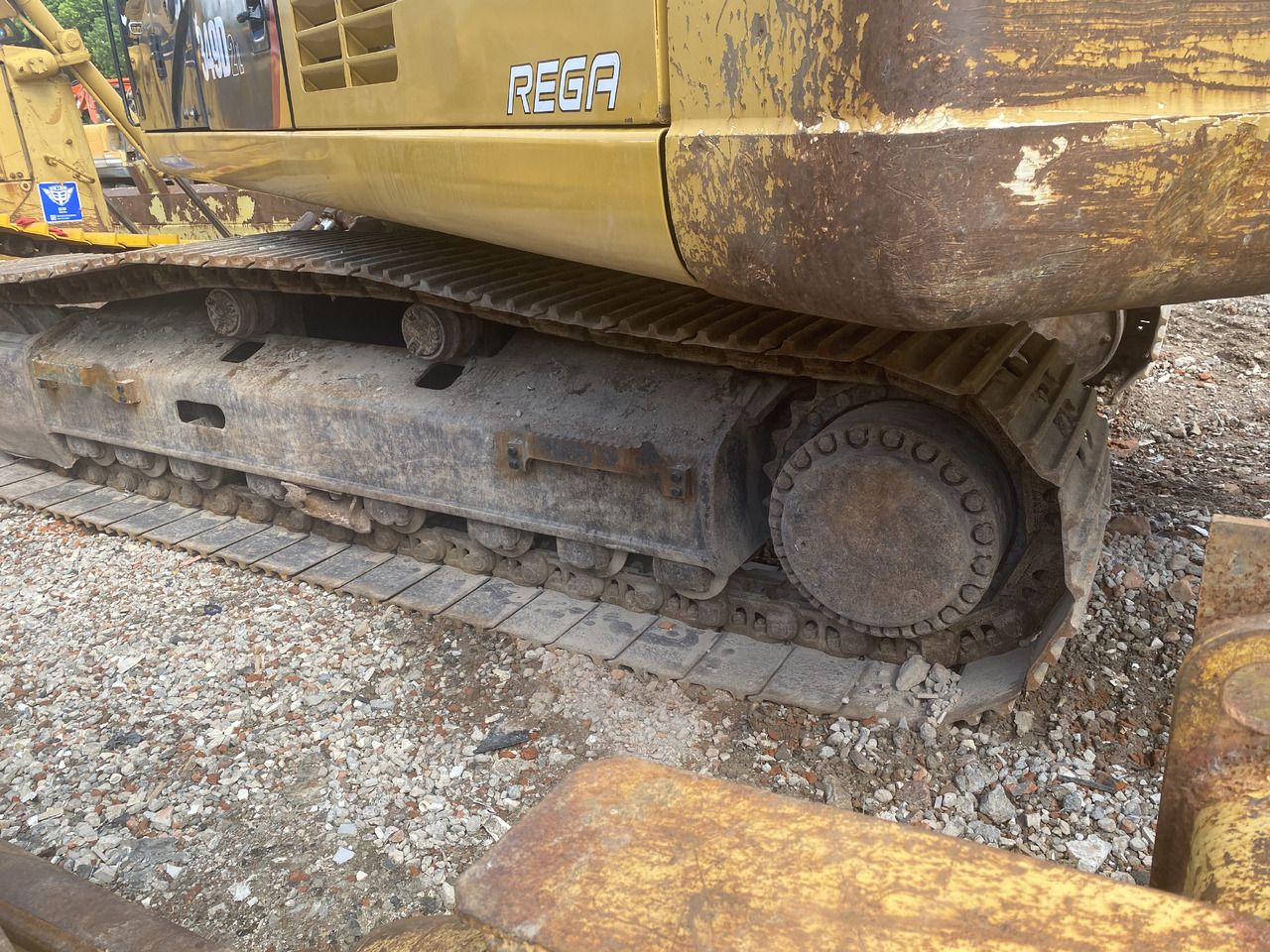 2020 Caterpillar 349D crawler excavator side view of tracks 2020 Caterpillar 349D crawler excavator side view of tracks