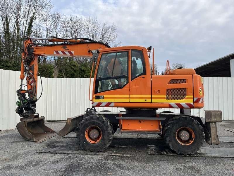2012 Volvo EW140D wheel excavator, side view