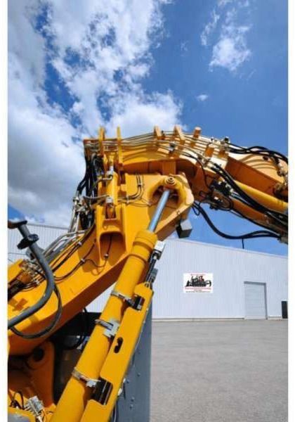 2008 Liebherr R944C TUNNEL crawler excavator boom detail