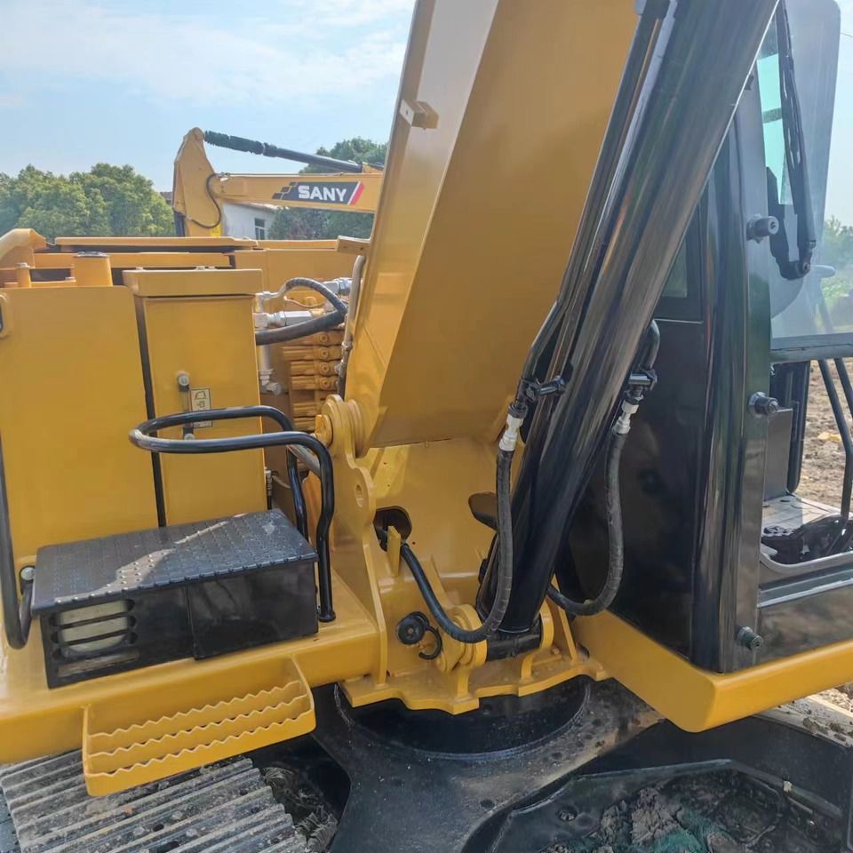 2020 Caterpillar 307E mini excavator, side view of upper structure