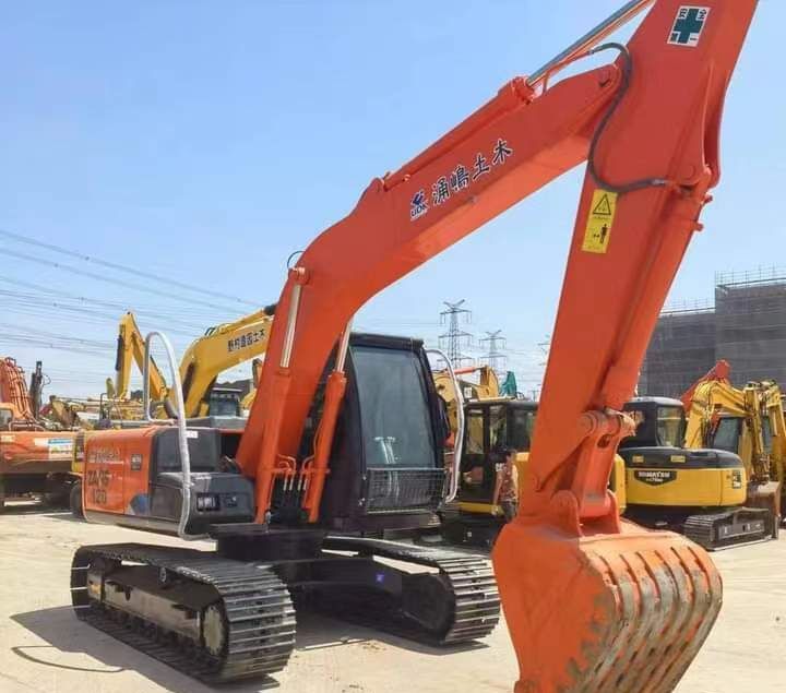 2020 Hitachi ZX120 crawler excavator, side view 2020 Hitachi ZX120 crawler excavator, side view