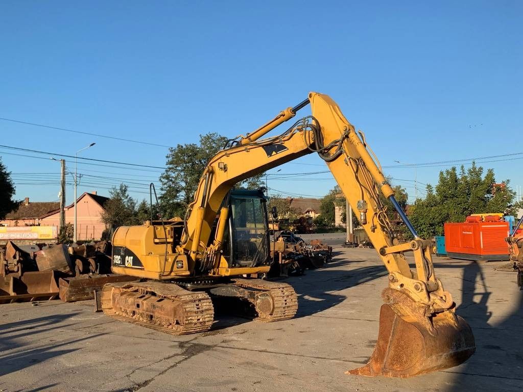 2005 Caterpillar 312CL crawler excavator, side view