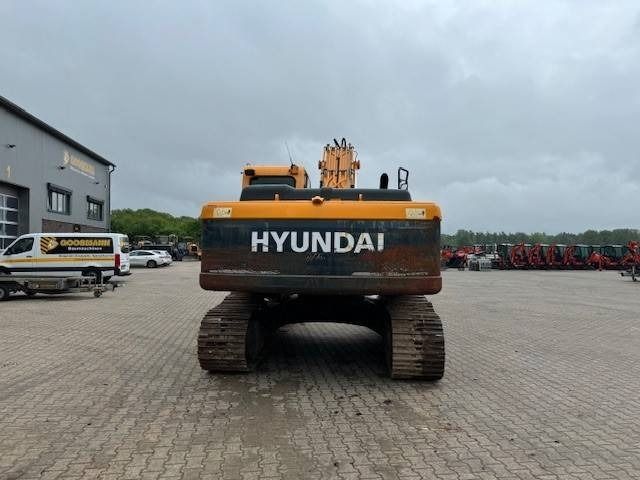 2011 Hyundai R250NLC-9 crawler excavator, rear view 2011 Hyundai R250NLC-9 crawler excavator, rear view