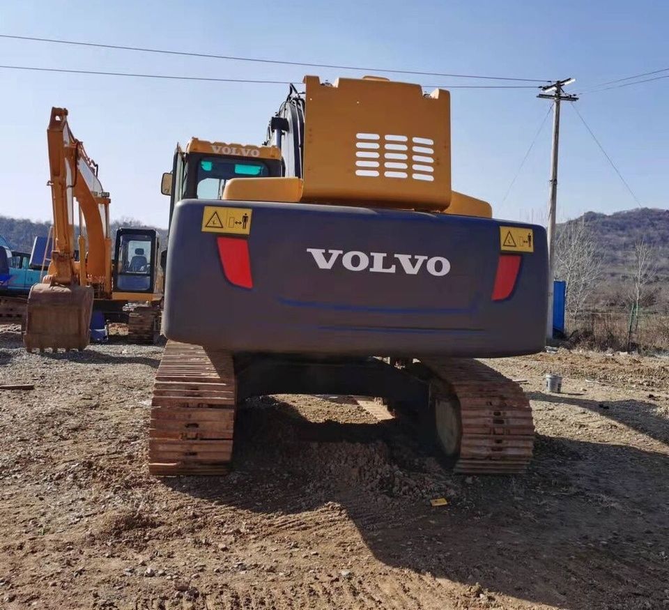 Volvo EC240LC crawler excavator, rear view Volvo EC240LC crawler excavator, rear view