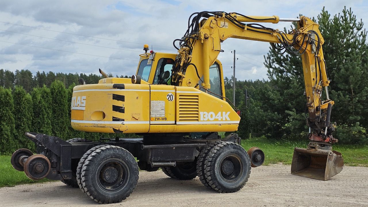 1996 Atlas 1304KZW wheel excavator side view 1996 Atlas 1304KZW wheel excavator side view