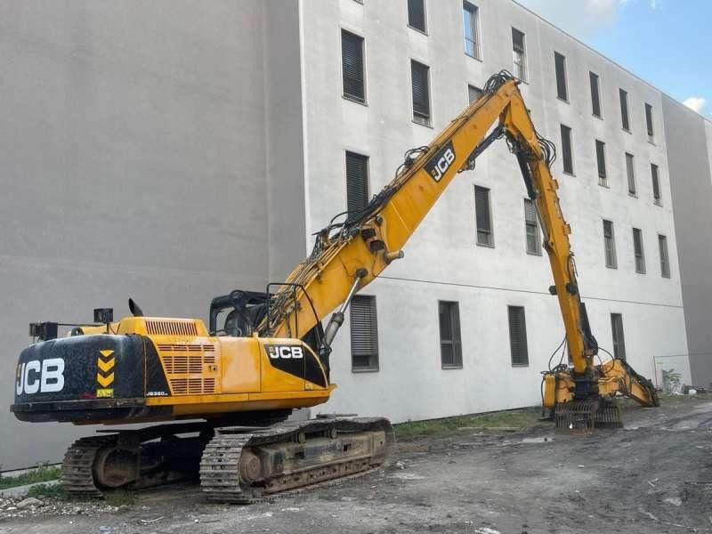 2014 JCB JS360 demolition excavator, side view