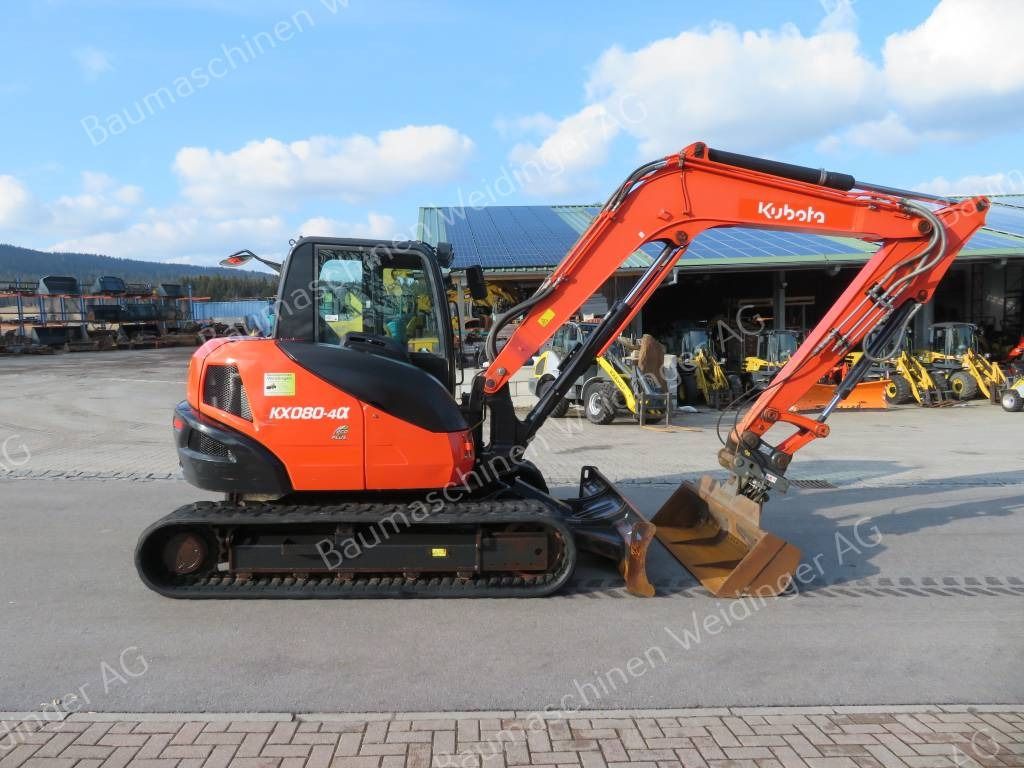 2017 Kubota KX080-4α mini excavator side view 2017 Kubota KX080-4α mini excavator side view