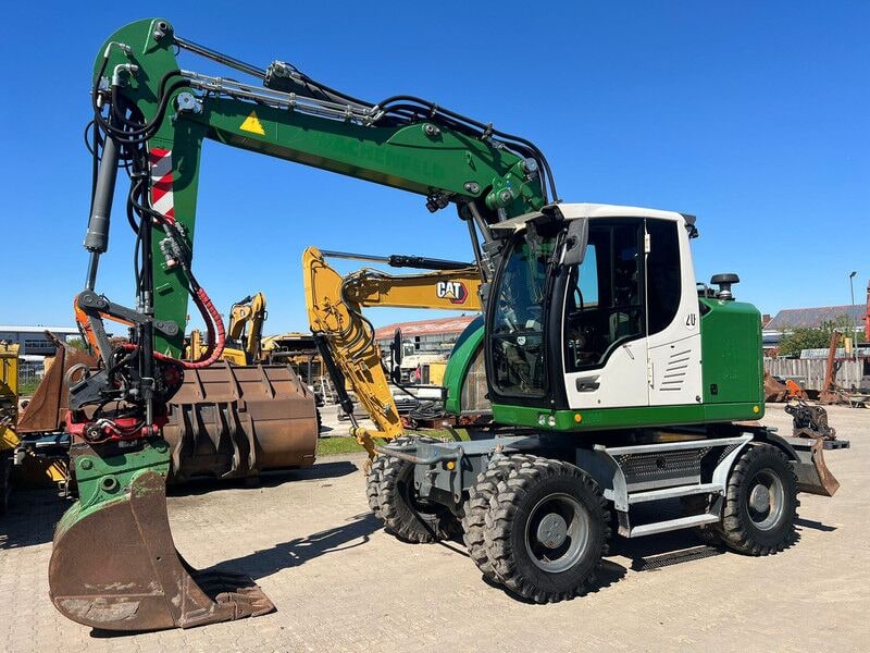 2017 Liebherr A914 Compact wheel excavator, side view 2017 Liebherr A914 Compact wheel excavator, side view