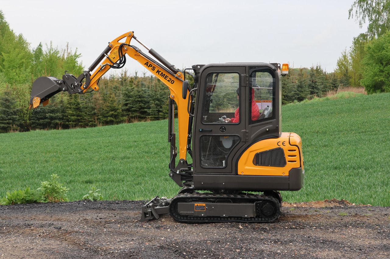 2025 APS KME20 mini excavator, side view 2025 APS KME20 mini excavator, side view