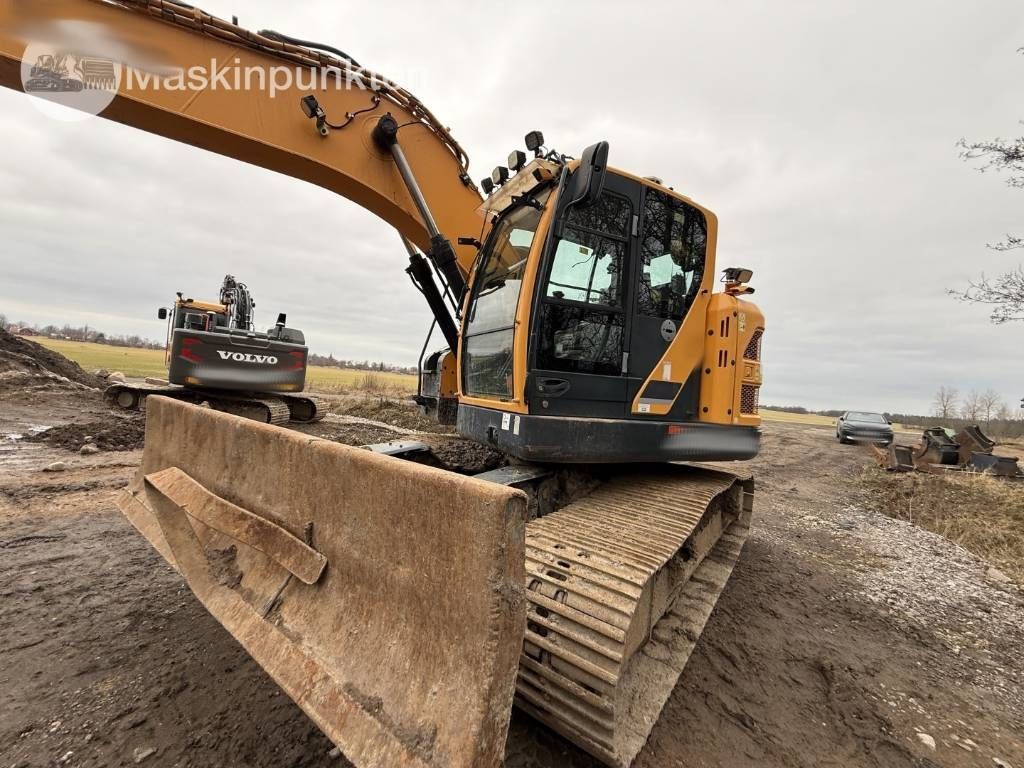 2017 Hyundai HX235 LCR crawler excavator, front three-quarter view 2017 Hyundai HX235 LCR crawler excavator, front three-quarter view
