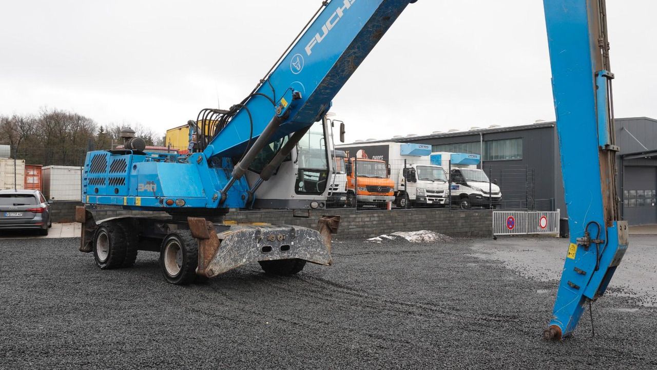 2017 Fuchs MHL340 wheel excavator, side view