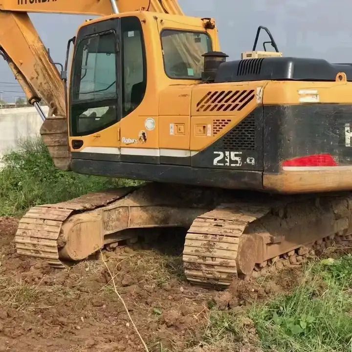 2018 Hyundai R215LC-9 crawler excavator, side view