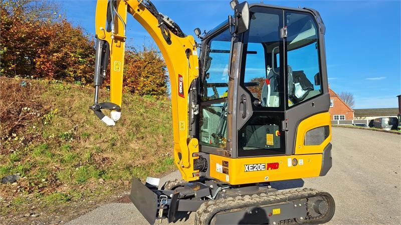 XCMG XE20E Pro mini excavator, side view XCMG XE20E Pro mini excavator, side view