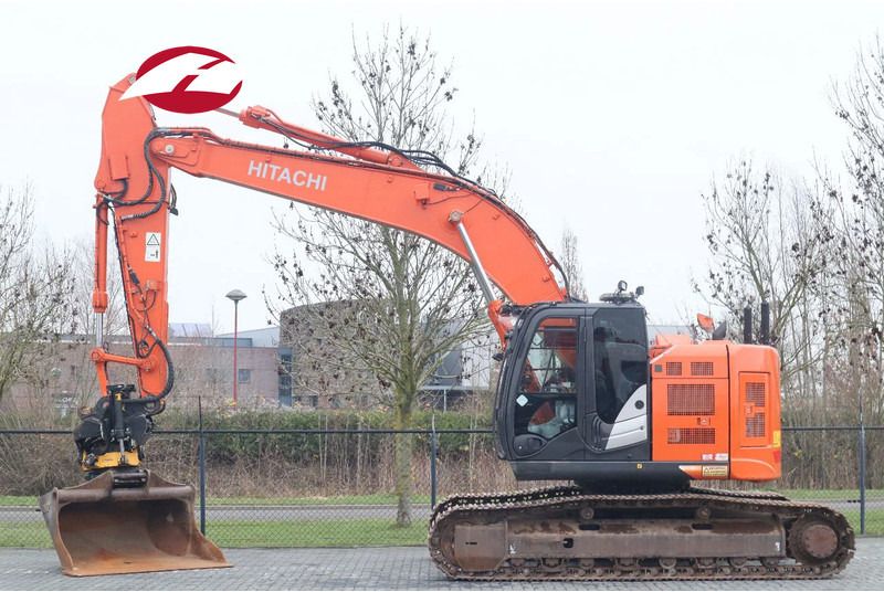 2018 Hitachi ZX225 crawler excavator side view