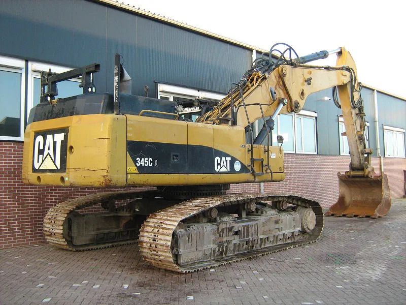 2007 Caterpillar 345C L crawler excavator, rear three-quarter view 2007 Caterpillar 345C L crawler excavator, rear three-quarter view