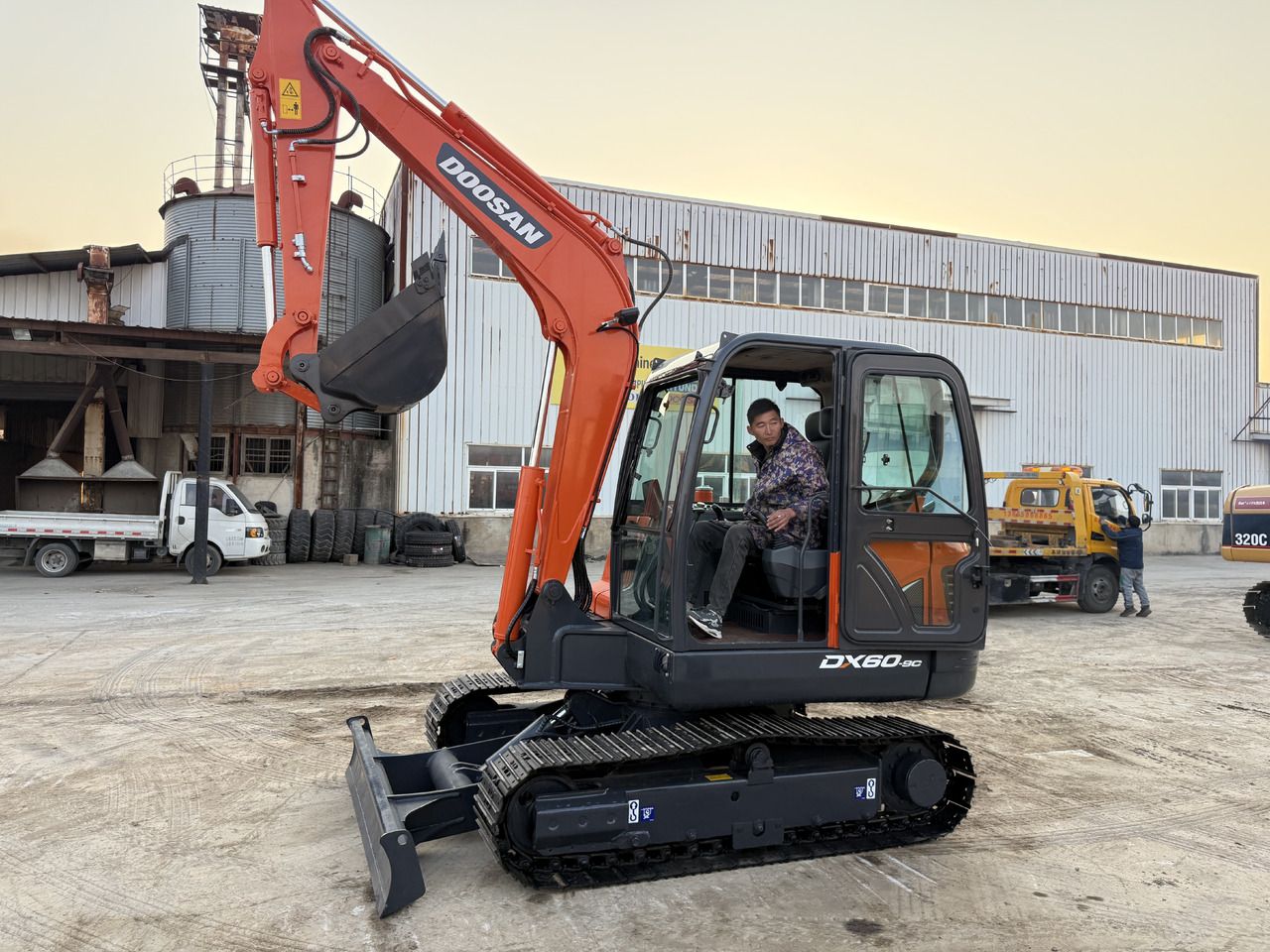 2023 Doosan DX60-9C crawler excavator side view 2023 Doosan DX60-9C crawler excavator side view
