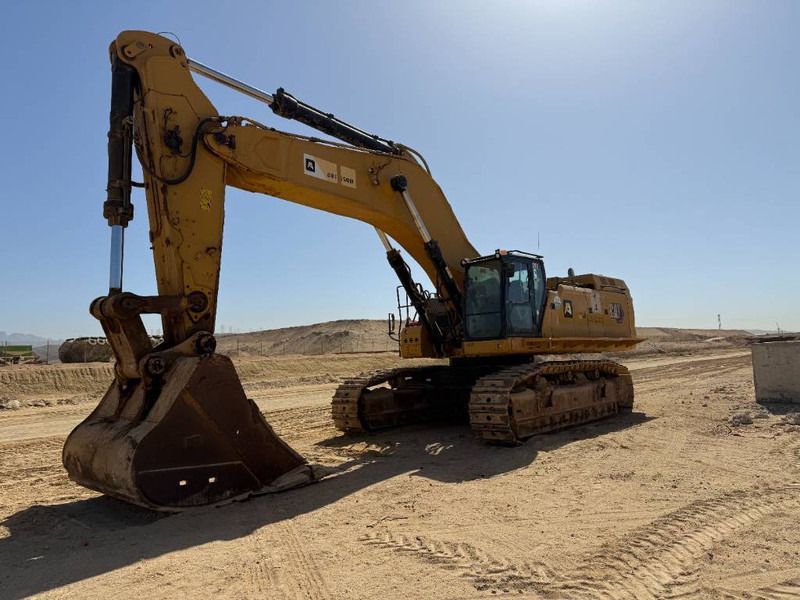 2022 Caterpillar 395 crawler excavator, side profile view 2022 Caterpillar 395 crawler excavator, side profile view