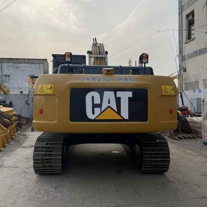 2022 Caterpillar 329D crawler excavator rear view 2022 Caterpillar 329D crawler excavator rear view