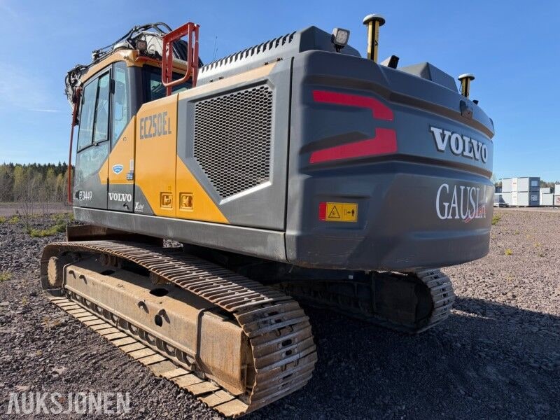 2021 Volvo EC250EL excavator rear three-quarter view 2021 Volvo EC250EL excavator rear three-quarter view