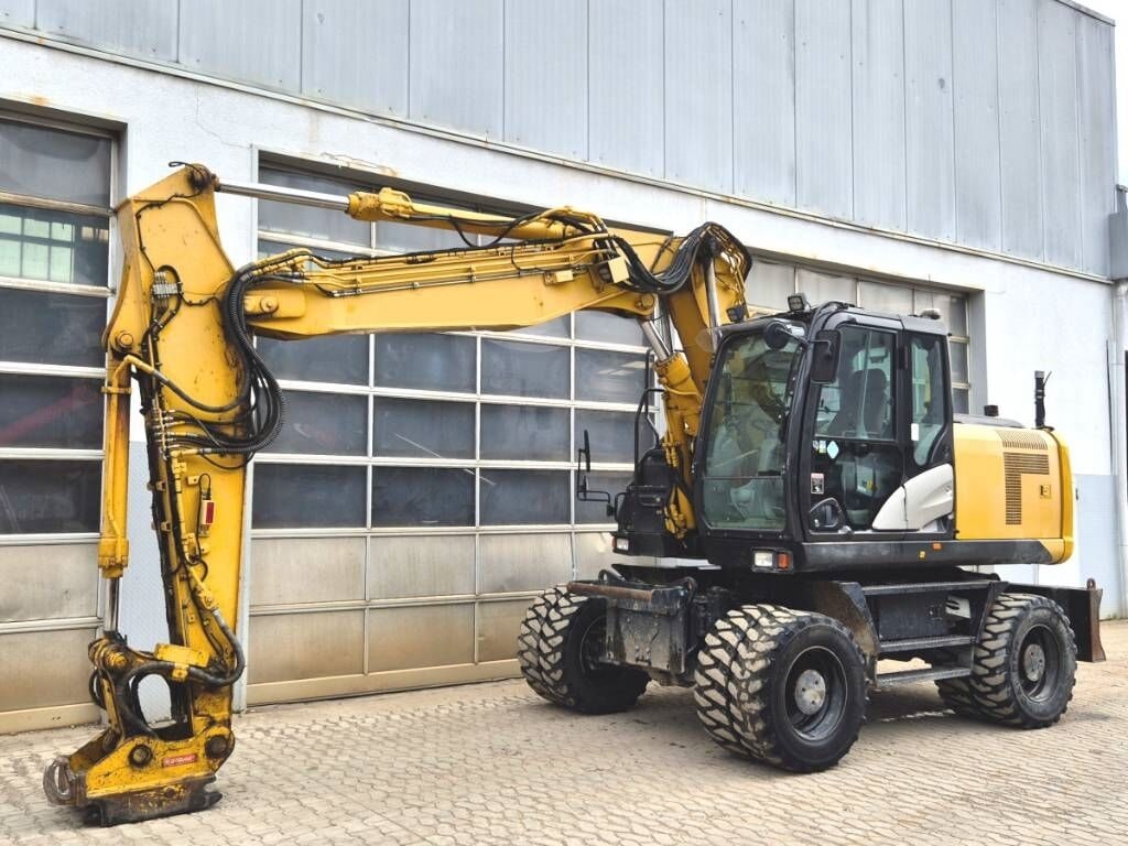 2016 Hitachi ZX170W-5 wheel excavator, side view 2016 Hitachi ZX170W-5 wheel excavator, side view