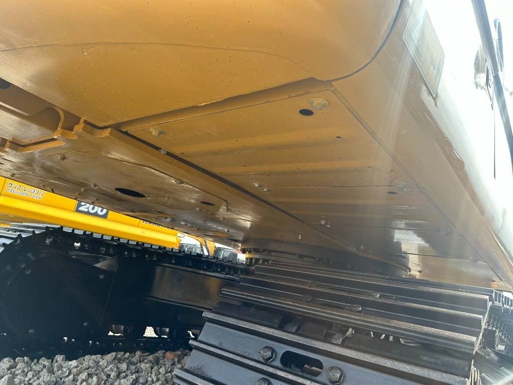 Escavadora de rastos Caterpillar 320D de 2025, vista do chassis inferior