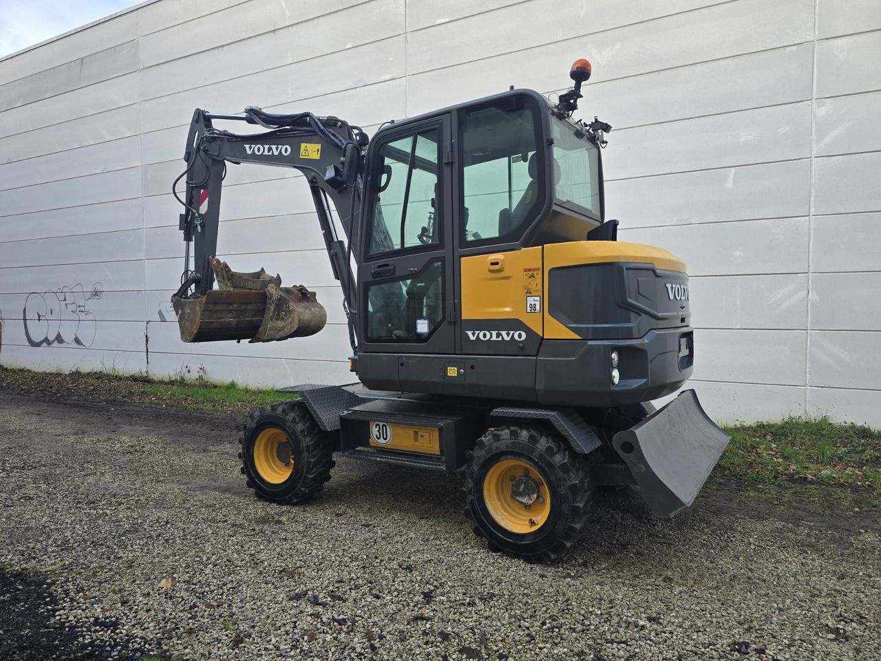 2020 Volvo EW60E wheel excavator, side profile view 2020 Volvo EW60E wheel excavator, side profile view