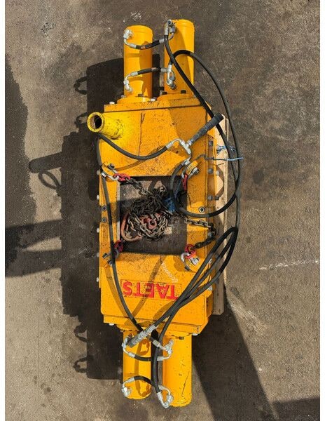 2016 Taets 16 pile breaker, top-down view