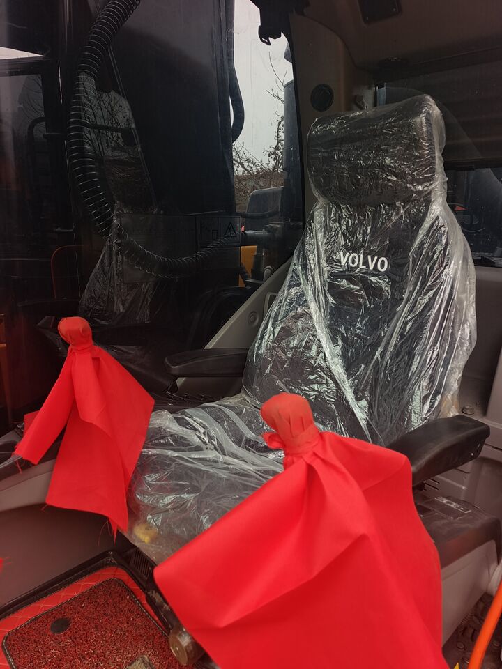2025 Volvo EC380D crawler excavator interior cab view 2025 Volvo EC380D crawler excavator interior cab view