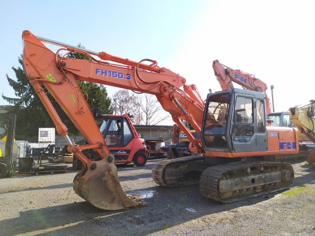 1996 Fiat-Hitachi FH150.3 crawler excavator, side view 1996 Fiat-Hitachi FH150.3 crawler excavator, side view