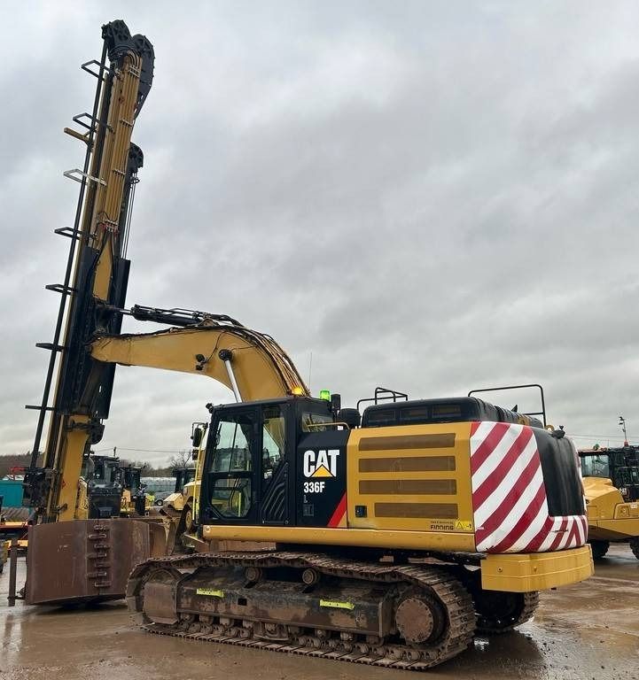 2018 Caterpillar 336FL crawler excavator, side view with telescopic arm 2018 Caterpillar 336FL crawler excavator, side view with telescopic arm