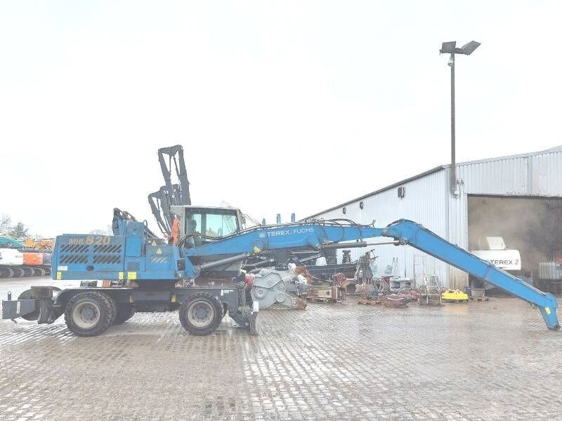 2014 Fuchs MHL 820 D E material handler, side view 2014 Fuchs MHL 820 D E material handler, side view