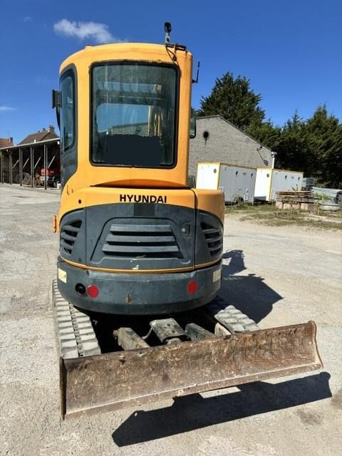 2011 Hyundai R27Z-9 mini excavator, rear view 2011 Hyundai R27Z-9 mini excavator, rear view
