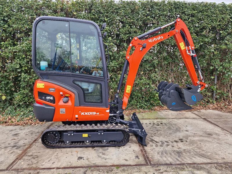 2025 Kubota KX019-4 mini excavator, side view 2025 Kubota KX019-4 mini excavator, side view