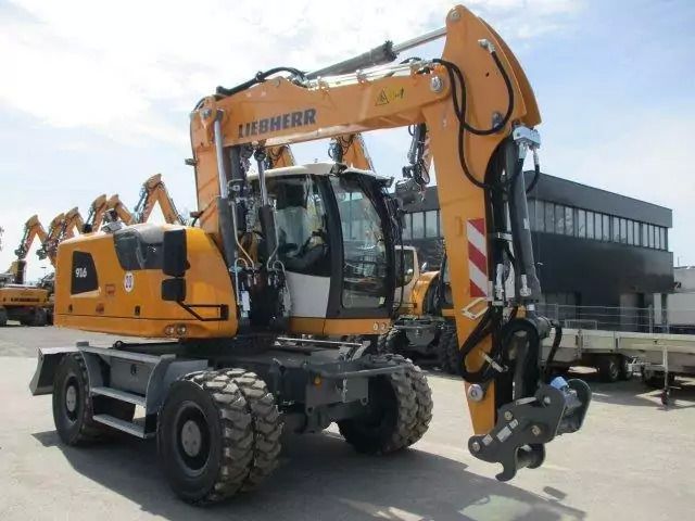 2023 Liebherr A916 LITRONIC G6.0-D wheel excavator, side profile view
