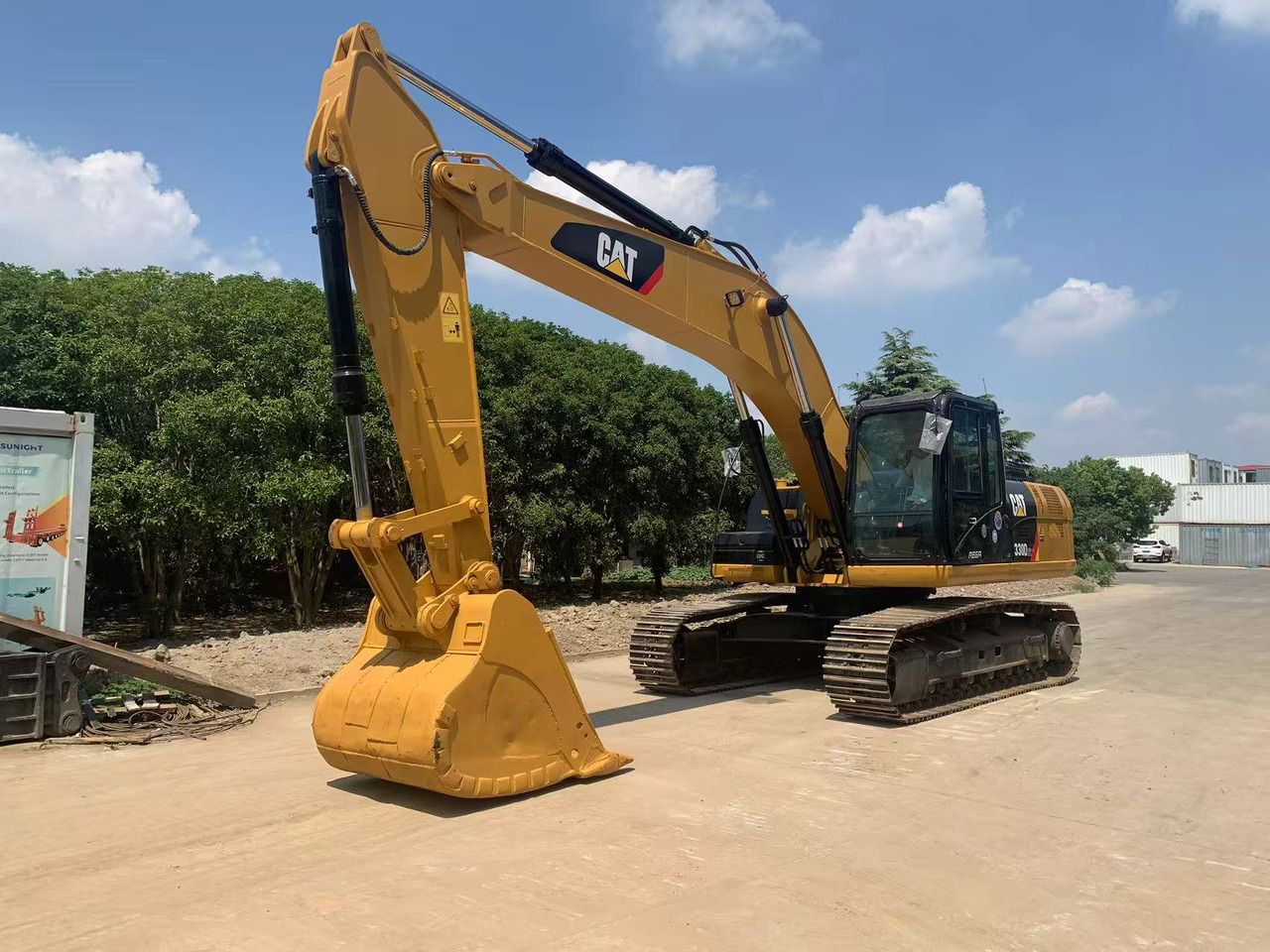 2021 Caterpillar 330D crawler excavator, side profile view 2021 Caterpillar 330D crawler excavator, side profile view