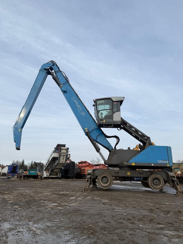 2017 Fuchs MHL350F material handler side view