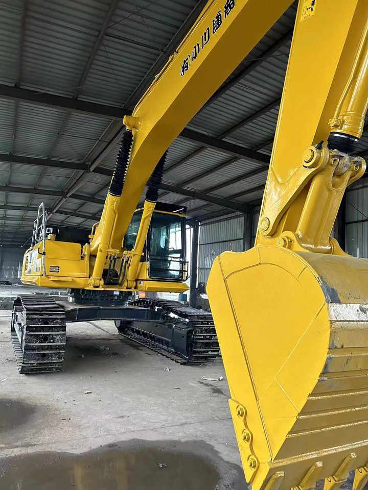 2023 Komatsu PC450-8 crawler excavator, front three-quarter view
