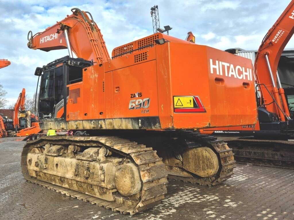 2022 Hitachi Zaxis 690 LCH crawler excavator, rear three-quarter view 2022 Hitachi Zaxis 690 LCH crawler excavator, rear three-quarter view
