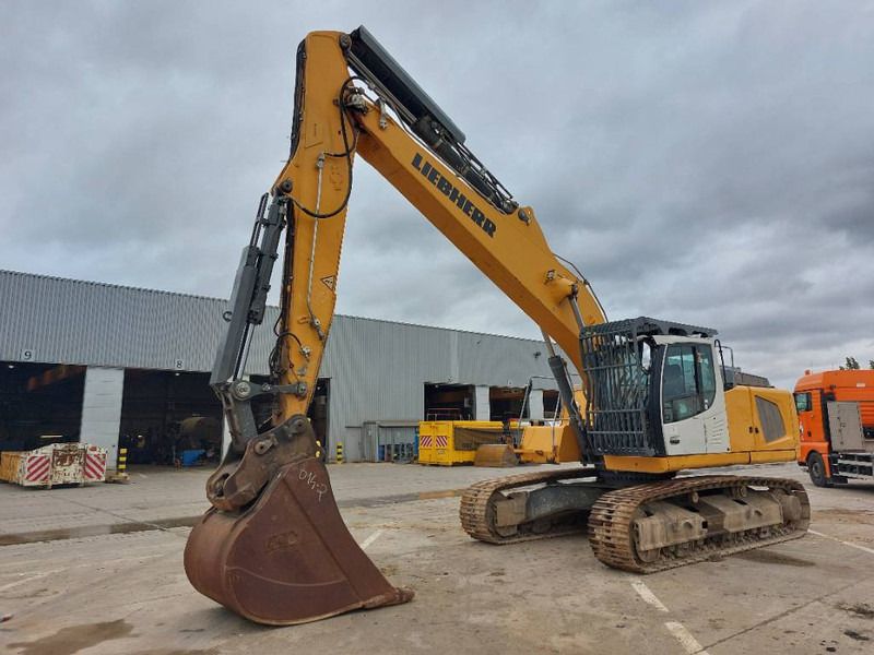 2019 Liebherr R936LC crawler excavator, side view