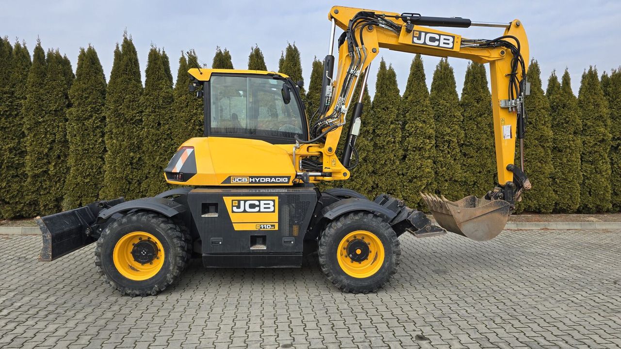 2016 JCB Hydradig 110W wheel excavator, side profile view