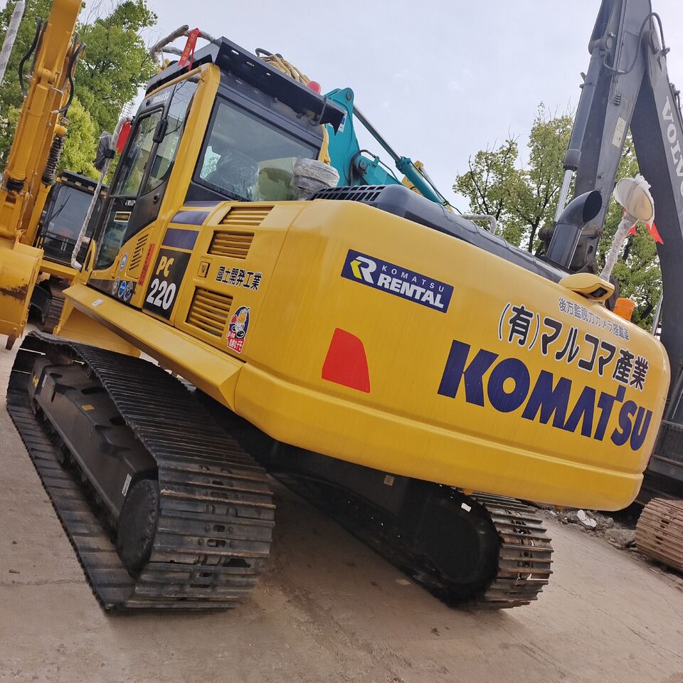 2024 Komatsu PC220-8 Raupenbagger, Ansicht von hinten rechts