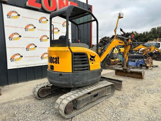 2017 Bobcat E26 mini excavator rear three-quarter view 2017 Bobcat E26 mini excavator rear three-quarter view