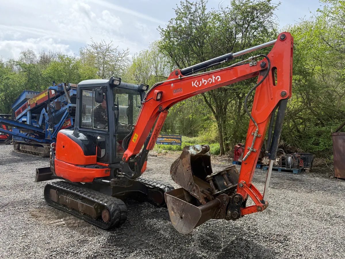 2014 Kubota KX101-3 mini excavator side view 2014 Kubota KX101-3 mini excavator side view