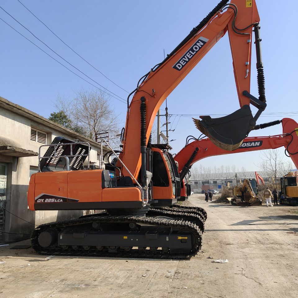 2024 Doosan DX225LCA crawler excavator, side view 2024 Doosan DX225LCA crawler excavator, side view