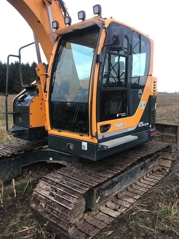 2015 Hyundai R125LCR-9A crawler excavator cab view
