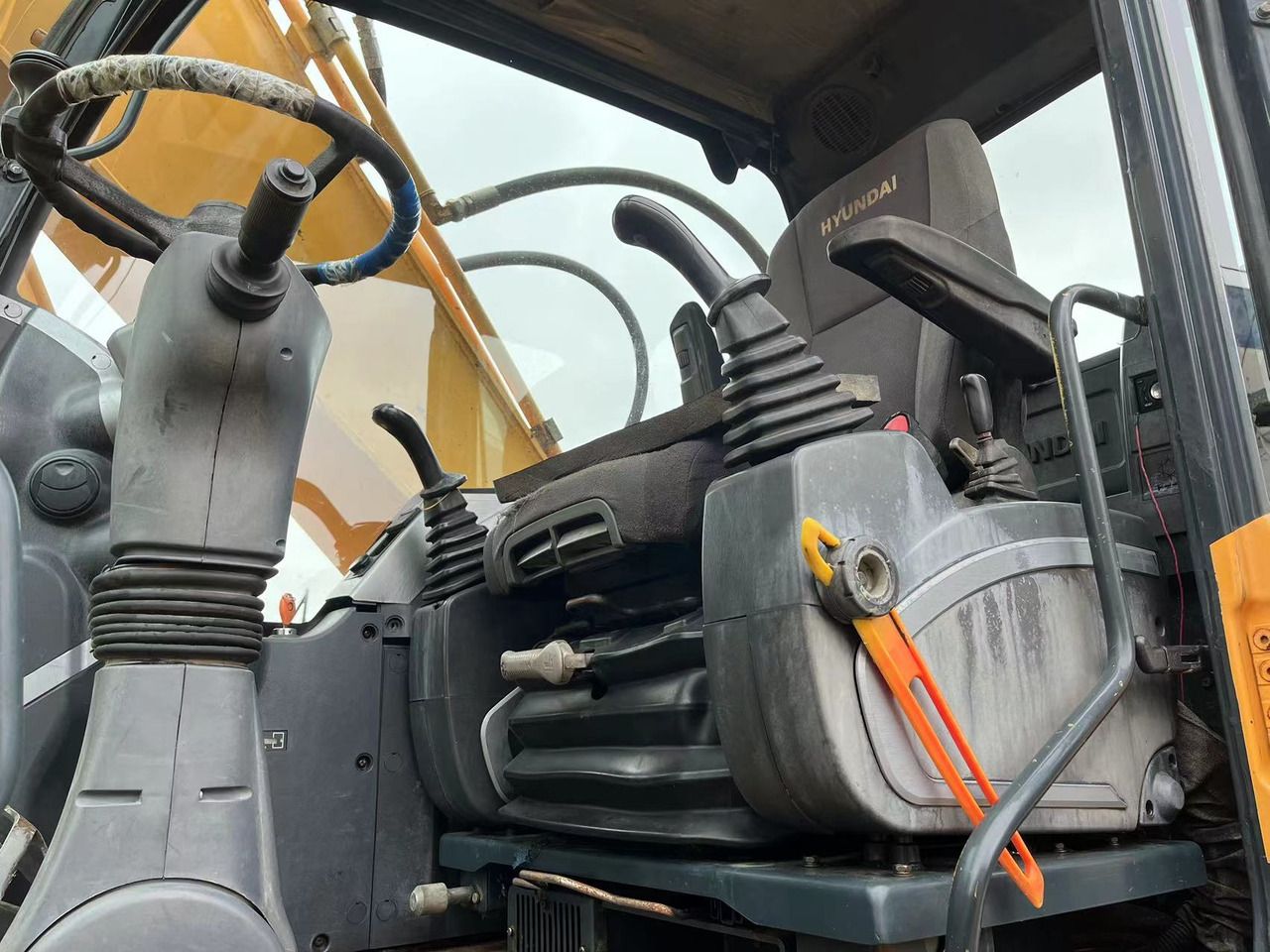 Escavadora de rodas Hyundai R210W-9 de 2019