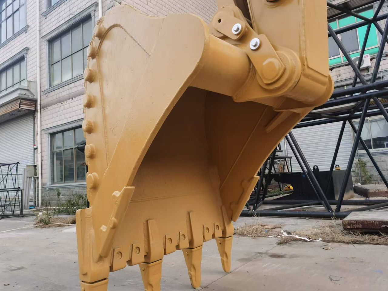2022 Caterpillar 336GC crawler excavator bucket detail 2022 Caterpillar 336GC crawler excavator bucket detail