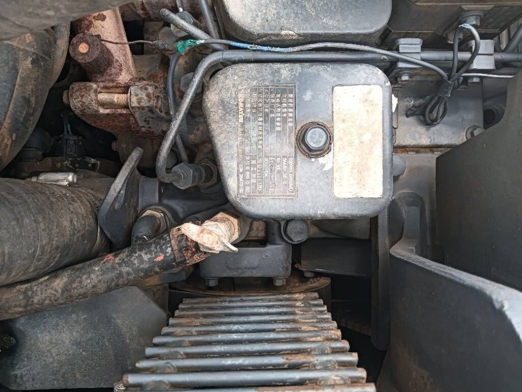 2025 Komatsu PC160 engine compartment detail 2025 Komatsu PC160 engine compartment detail