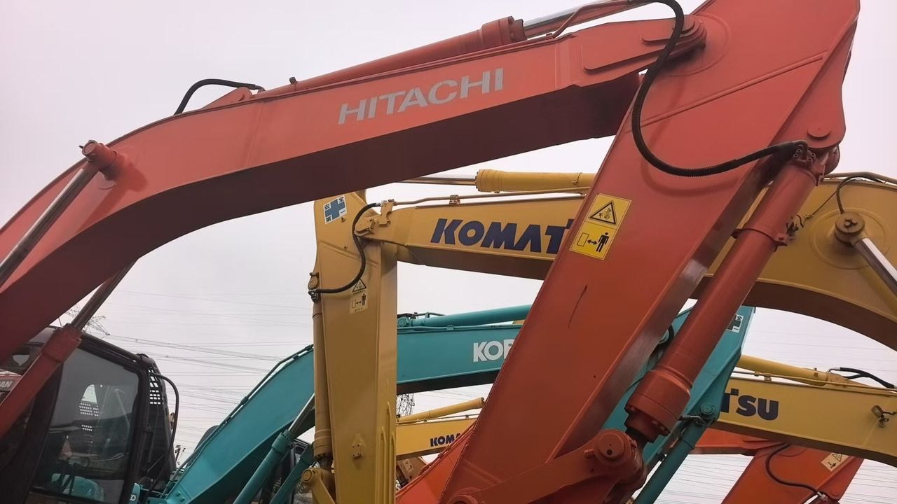 2015 Hitachi ZX240 crawler excavator boom detail